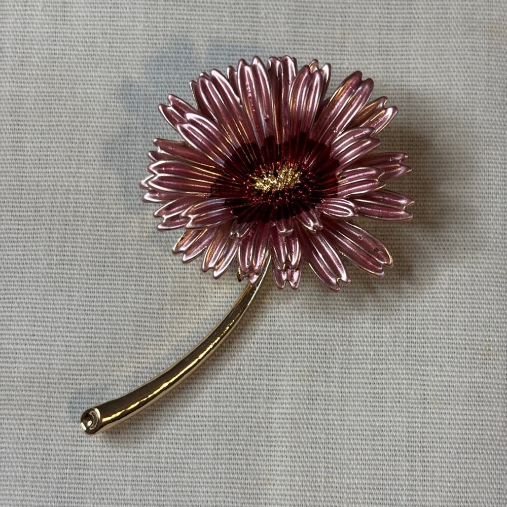 Retro Pink Flower Brooch Pin Enamel Petals Gold Stem Spring Garden Jewelry
